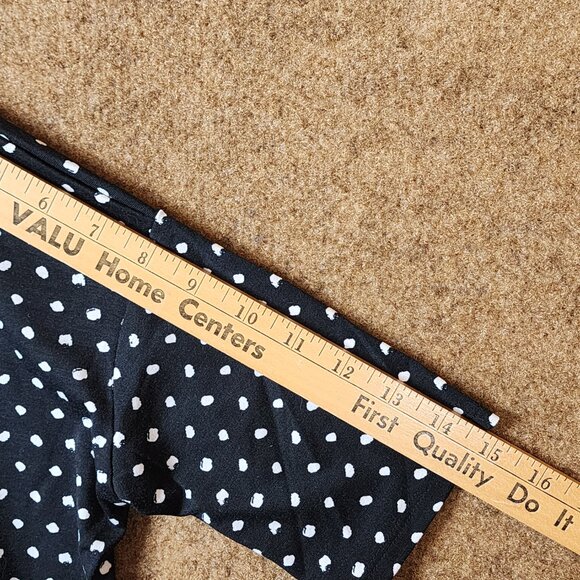 NWT LuLaRoe Perfect T-Shirt Irma S/S Top XS Black/White Polka Dots High-Low - Picture 4 of 9